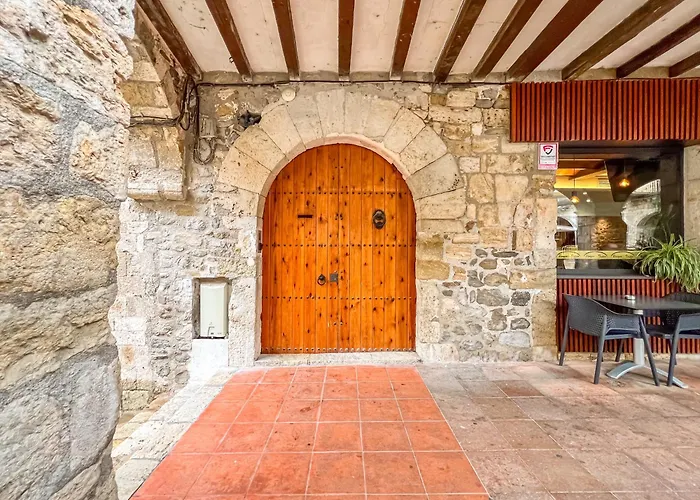 Can Cintet 22 Vive En El Casco Antiguo De Besalu